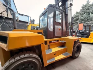 CAT RETROEXCAVADORA 420F 2025